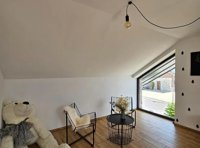 샬레 Leo 도노발리